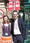 Charlotte Neubert und Dr. Markus Löx auf dem University Square, University of Leeds, Juli 2018