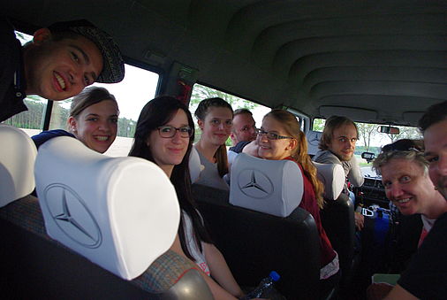 Gruppenfoto im Bus